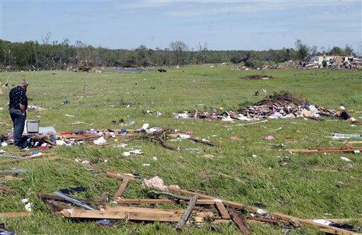 Heartland Tornadoes Kill 7 in Arkansas
