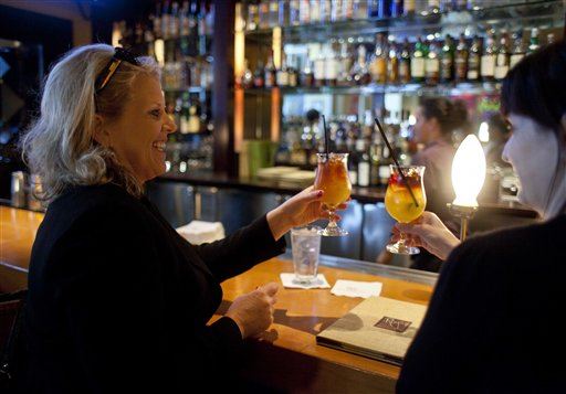 10-Hour Workdays Tied to 'Risky' Drinking