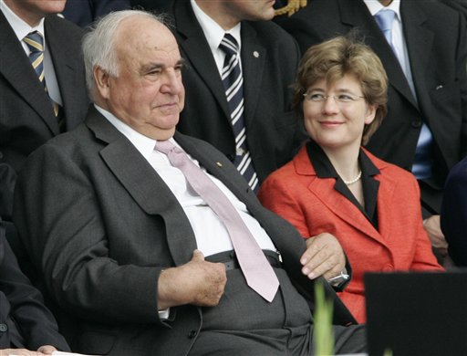 Helmut Kohl, 78, Marries Girlfriend in Hospital