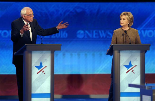 Sanders to Clinton: 'I Apologize'