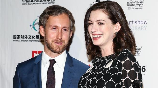 Twitter Praises 'Normal' Name of Anne Hathaway's Baby