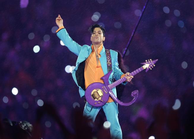 Prince Hospitalized After Emergency Landing in Illinois