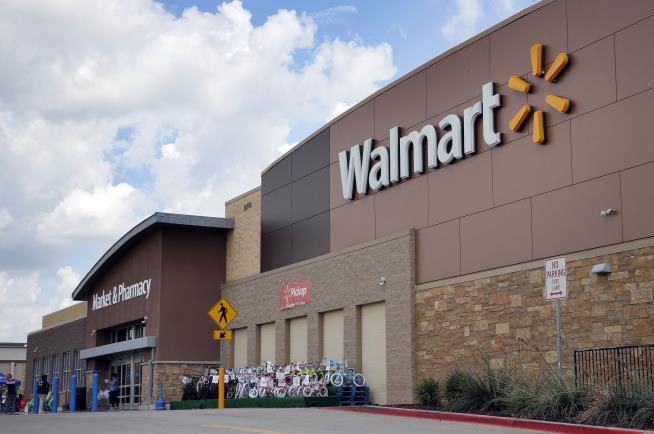Woman Who Gave Birth in Walmart Insisted on Paying First
