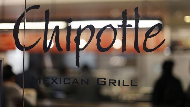 Customers Suing Chipotle Over '300-Calorie Burrito'