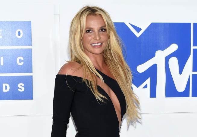 Ignore Earlier Sony Tweets: Britney's Not Dead