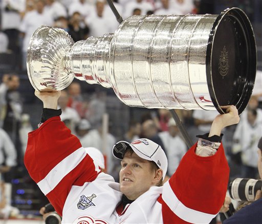 Red Wings Raise Another Cup