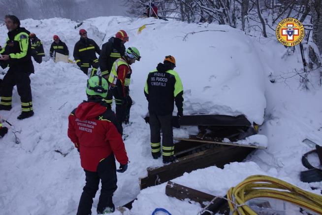 With 23 Still Missing in Avalanche, Italy Digs Deeper