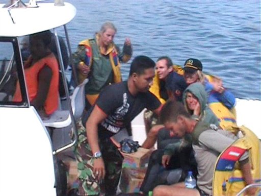 Lost Divers Fight Off Indonesian Dragon