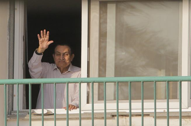 Egypt's Mubarak Goes Home After 6 Years in Custody