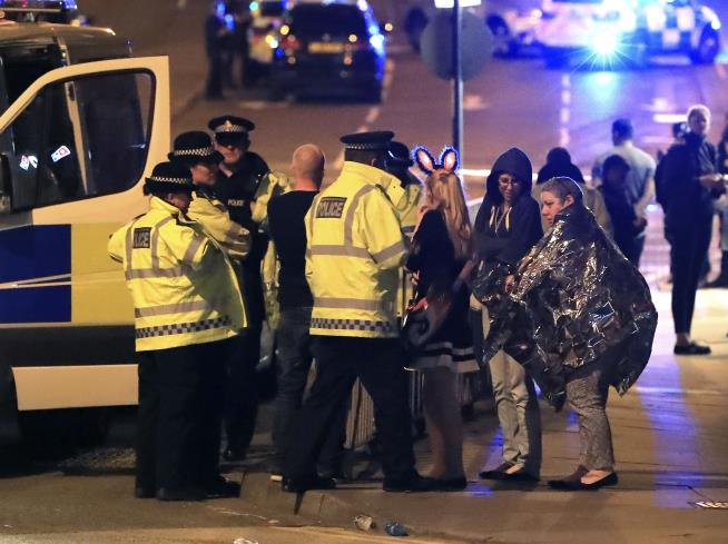 People of Manchester Open Their Homes After Concert Attack