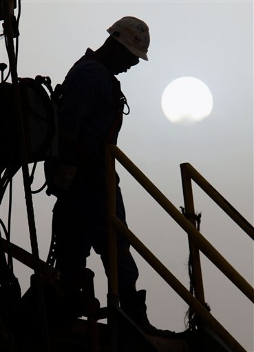 Saudis Bumping Oil Flow 2% to Slow Soaring Prices