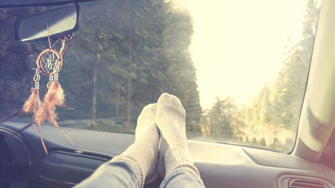 Woman Who Rode With Feet on Dashboard Shares 'Gruesome' Story