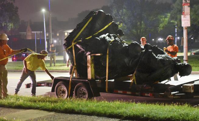 Baltimore Takes Down 4 Confederate Monuments