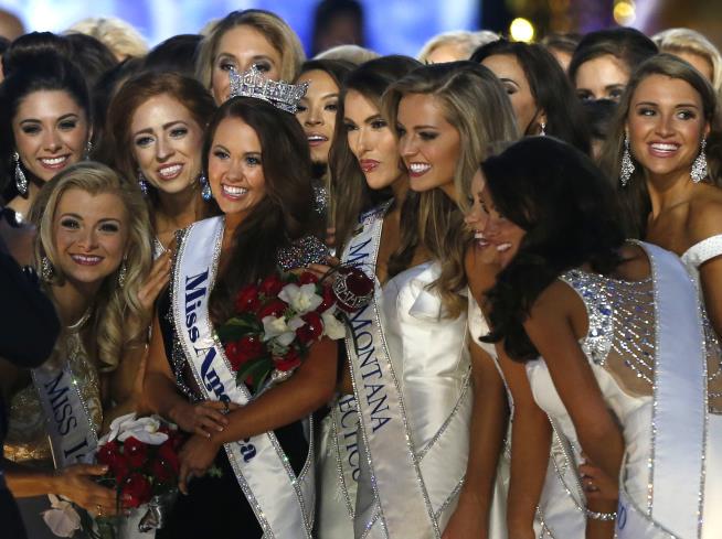 Former Senate Intern Is New Miss America