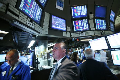Stocks Dip as Fed Meets