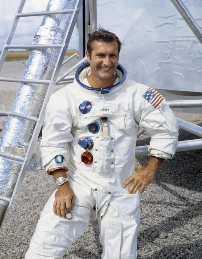 Apollo 12 Astronaut Who Flew to Moon Dies