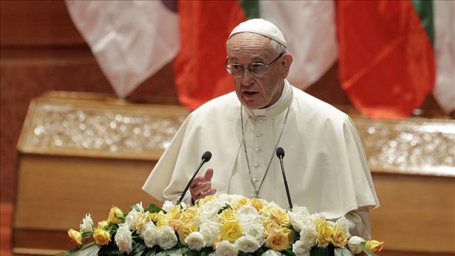Pope Declines to Say One Word in Myanmar Keynote
