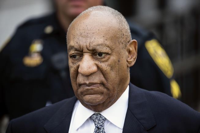 Bill Cosby Returns to Stage in Comedy Gig