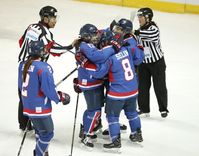 Koreas' Combined Team Makes Its Debut
