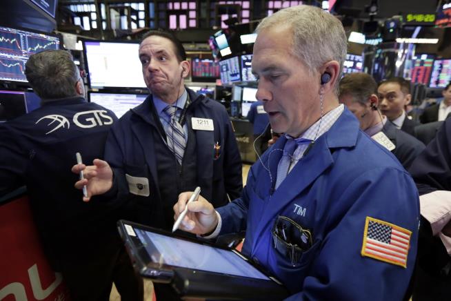 Dow Down 600 Points as Market Losses Deepen