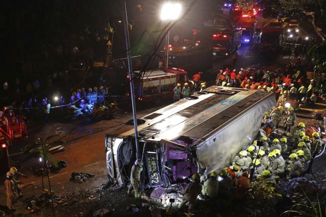 18 Killed, Nearly 50 Injured in Hong Kong Bus Crash