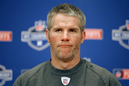 Sources: Retired Favre Itching to Play ... Again