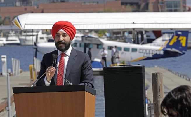 Canadian Minister Claims Discrimination at US Airport