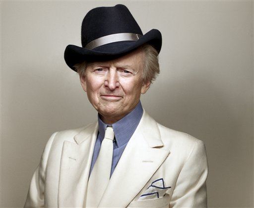 Author Tom Wolfe Dead at 87