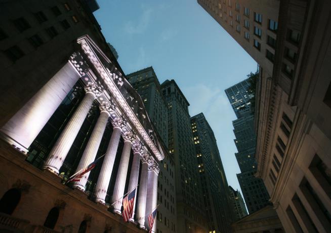 S&P 500 Hits Historic High as Bull Market Nears Longest Ever