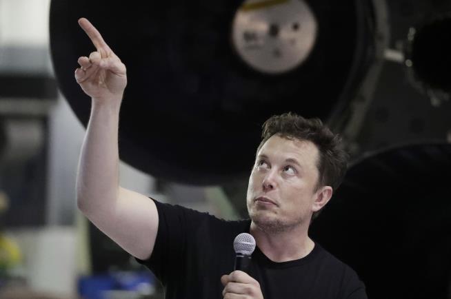 Defiant Elon Musk Mocks SEC on Twitter