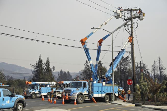 In Unprecedented Move, Power Shut Off in California Amid Fire Fears