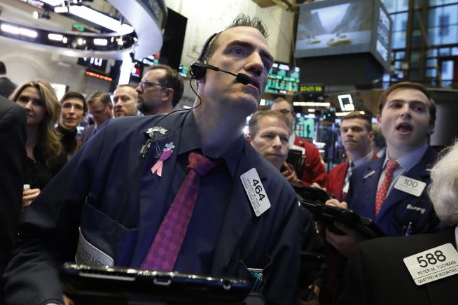 US Stock Indexes Surge a Day After Huge Rout