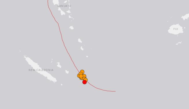 Massive 7.5 Quake Strikes in Pacific