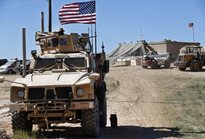 In Surprise, US Begins Troop Withdrawal in Syria