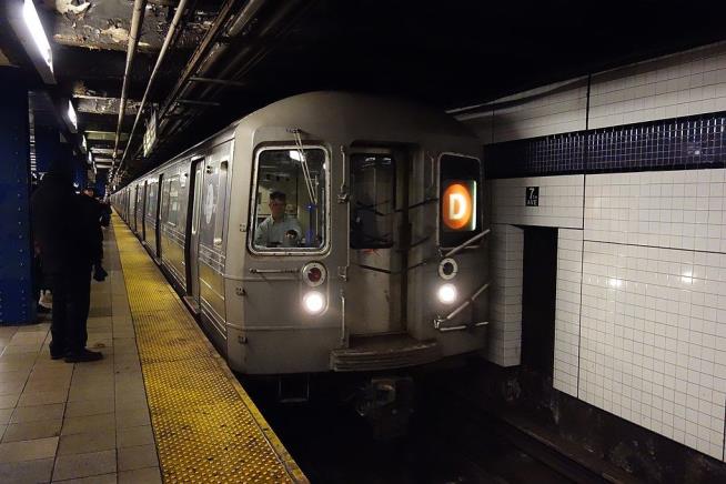 Woman Carrying Stroller Dies in NYC Subway Fall