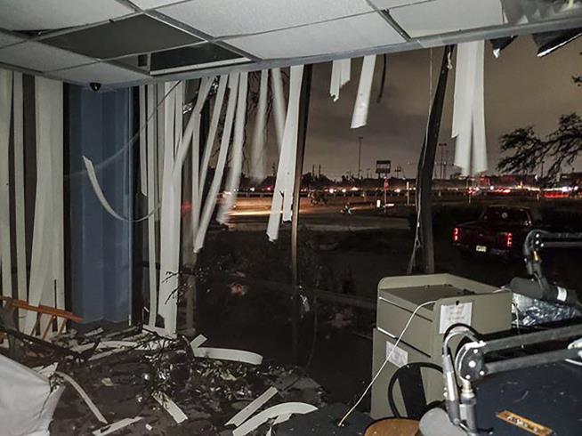 Tornado Destroys Homes, Businesses in Dallas