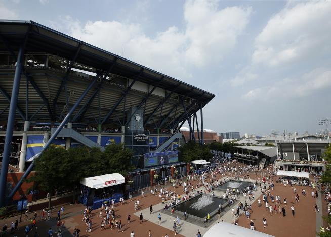 Cuomo Says US Open Can Go Ahead Without Spectators