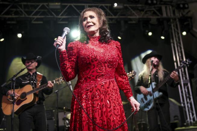 Loretta Lynn: No, Kid Rock and I Didn't Really Get Hitched