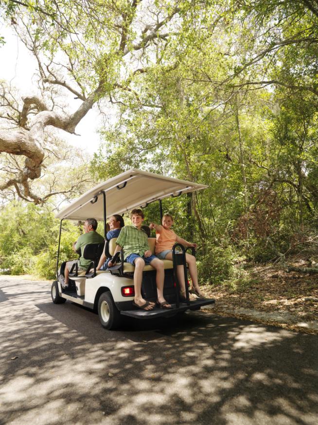 More US Drivers Take Swing at Golf Carts