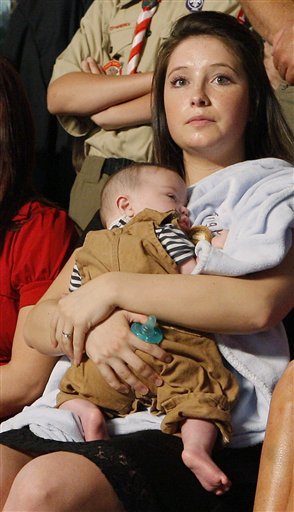 Lohan Gets Political: Palin Baby Drama 'Distracting'