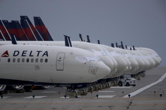 A 'Freak Out,' Then Passengers Slide Out of Taxiing Plane