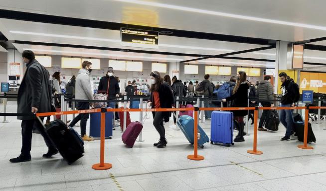 US Takes a Step on Travelers From UK
