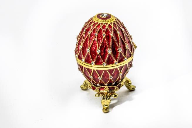 Hermitage Accused of Displaying Fabergé Fakes
