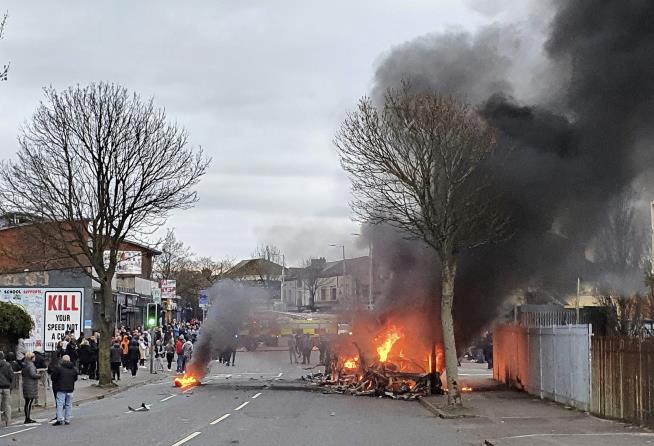55 Cops Hurt in Northern Ireland Unrest