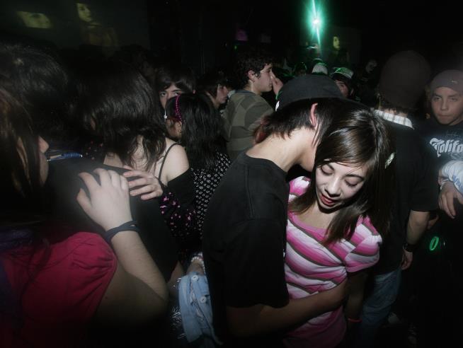 Chile's Frisky Teens Kiss Off Conservative Ways of Old