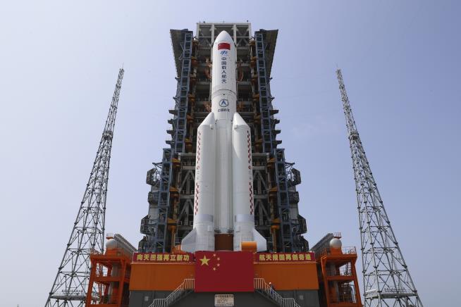 China's Rocket Debris Set for Uncontrolled Re-Entry