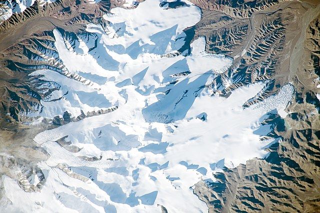 28 Unknown Viruses Found Frozen in Tibetan Ice
