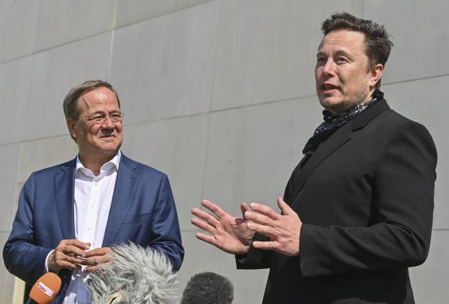 Musk Skirts Law by Opening Tesla Store on Tribal Land