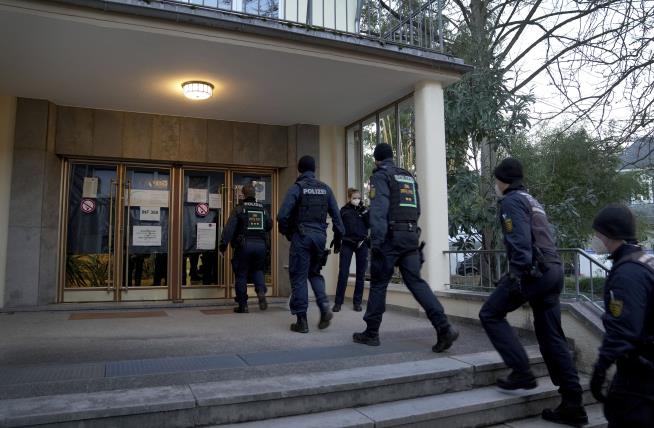 2 Dead, Including Gunman, in Mass Shooting at German University