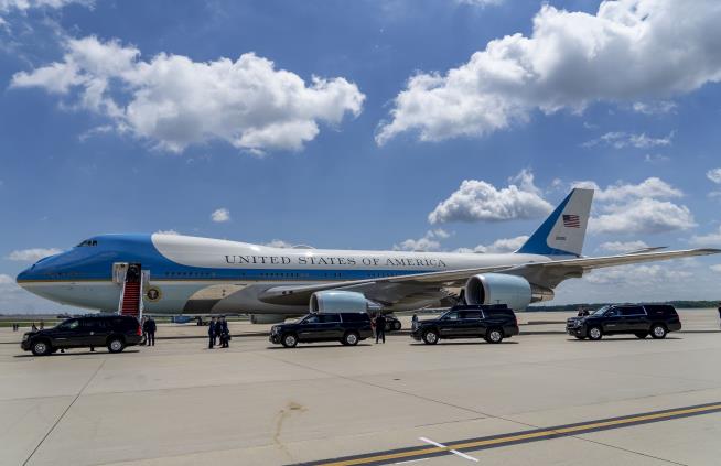 Air Force: Trump Color Scheme for Presidential Jet Is Too Hot